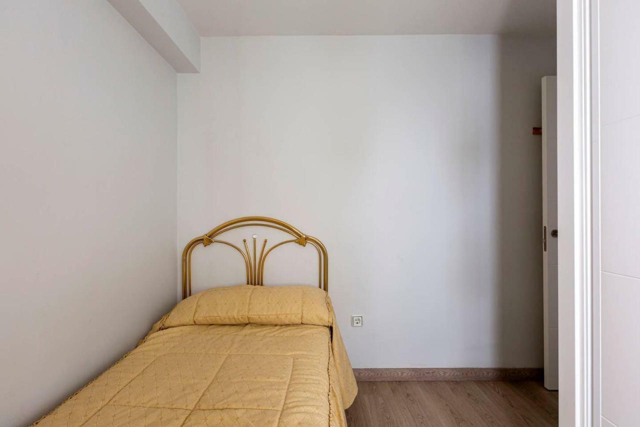 Apartamentos La Vaguada Suites Мадрид Экстерьер фото